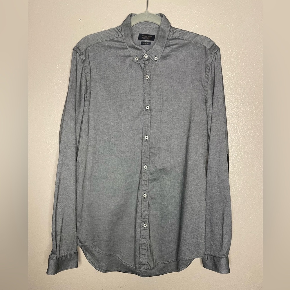 Zara Men's Classic Gray Button-Down Shirt Size Small